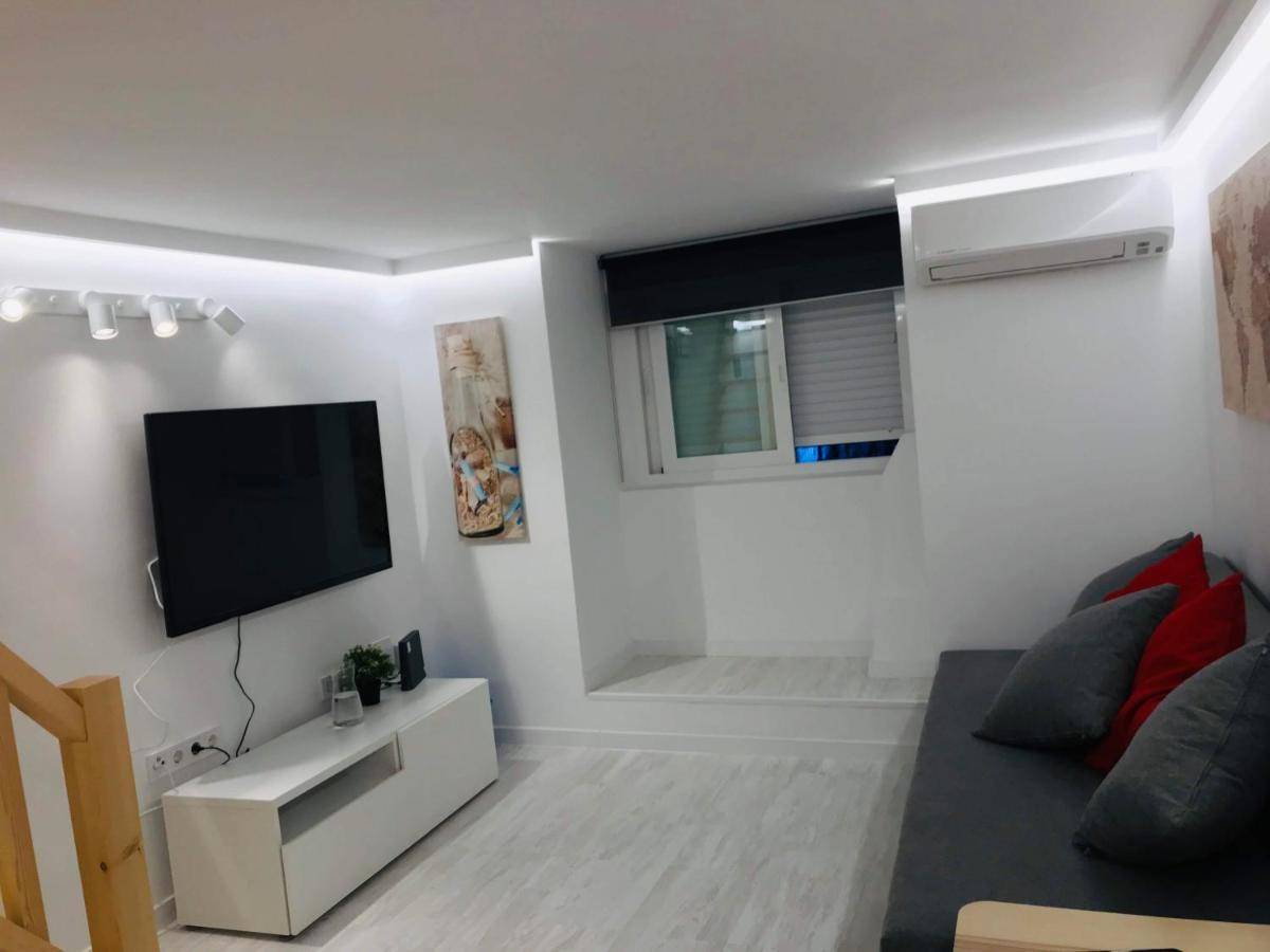Cozy Apartment Malasana Free Parking マドリード エクステリア 写真